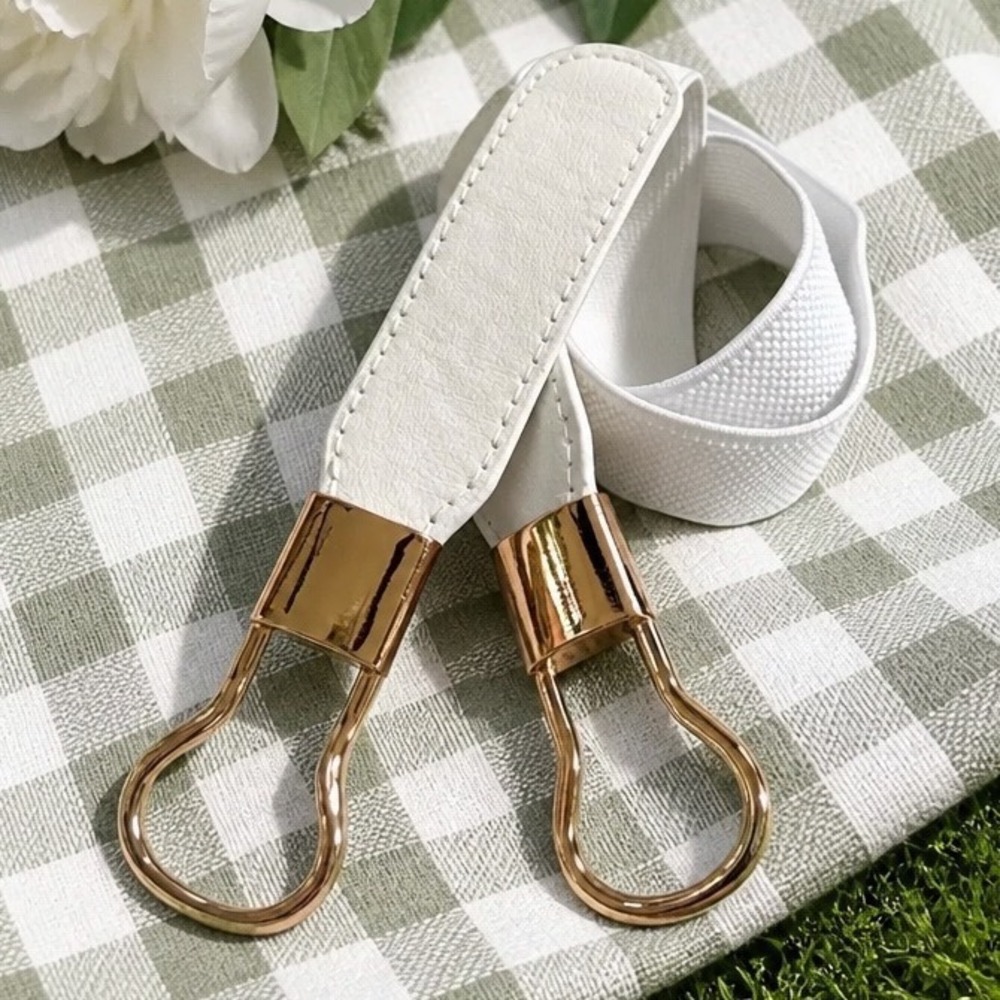 White Elastic Cinch Belt Gold Interlocking Buckle Faux Leather 80s Aesthetic